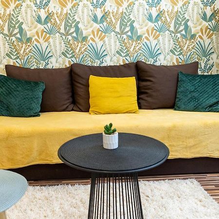Wanderer Station Apartment Debrecen Ngoại thất bức ảnh