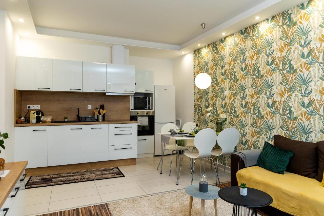 Wanderer Station Apartment Debrecen Ngoại thất bức ảnh
