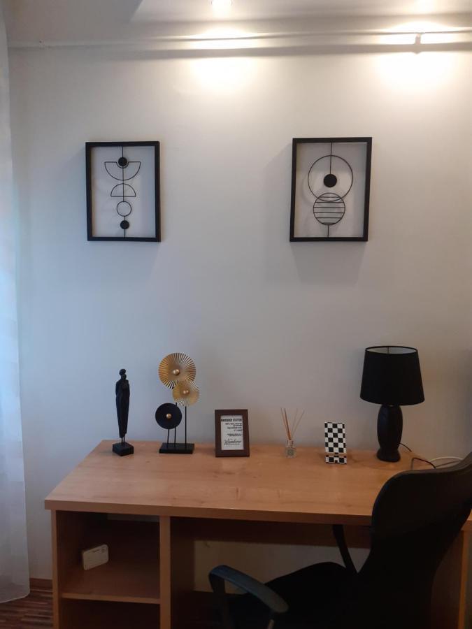 Wanderer Station Apartment Debrecen Ngoại thất bức ảnh