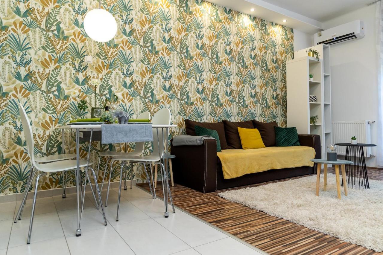 Wanderer Station Apartment Debrecen Ngoại thất bức ảnh