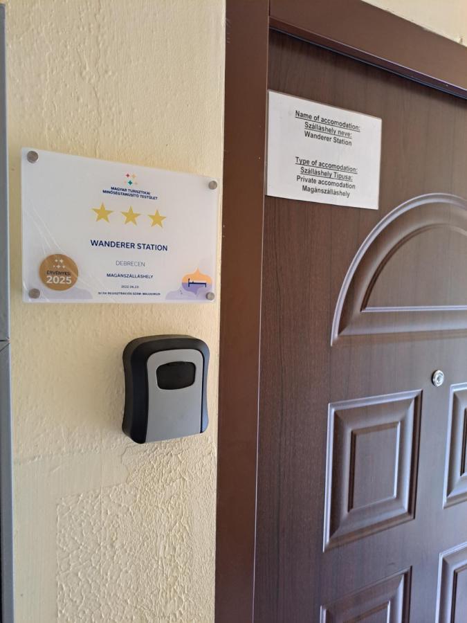 Wanderer Station Apartment Debrecen Ngoại thất bức ảnh