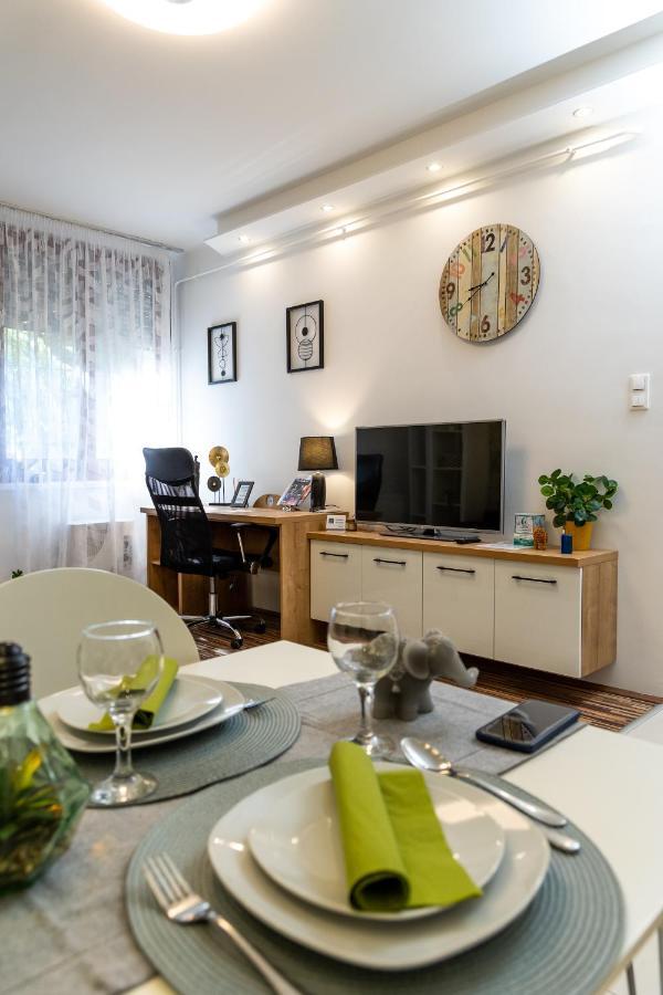Wanderer Station Apartment Debrecen Ngoại thất bức ảnh