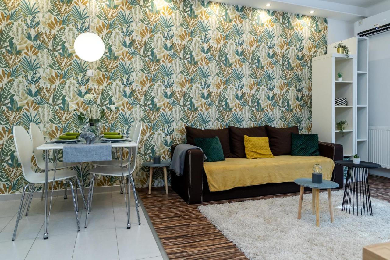 Wanderer Station Apartment Debrecen Ngoại thất bức ảnh